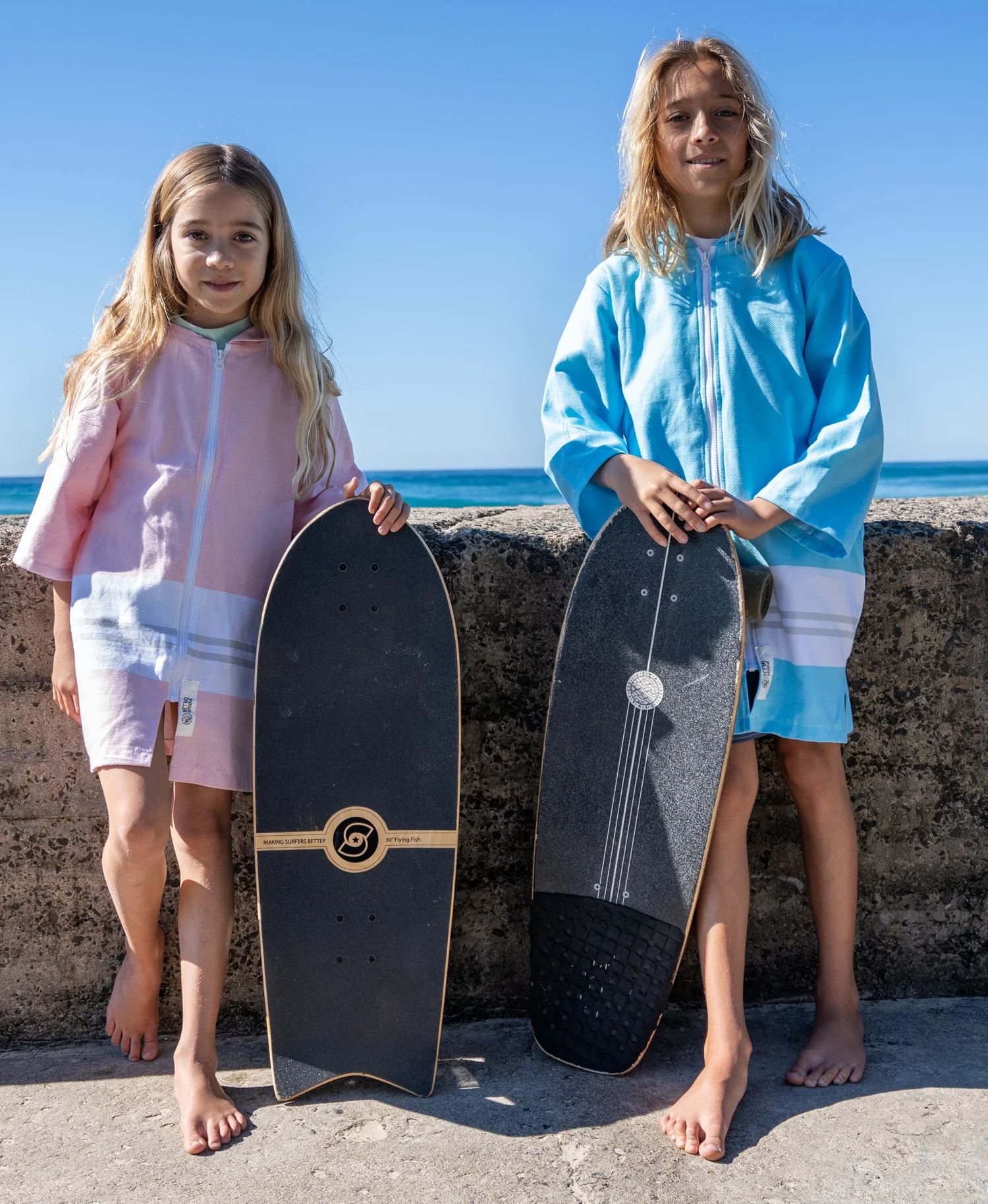 RETRO GROOVE YOUTH TOWEL PONCHO - HOODED TOWEL