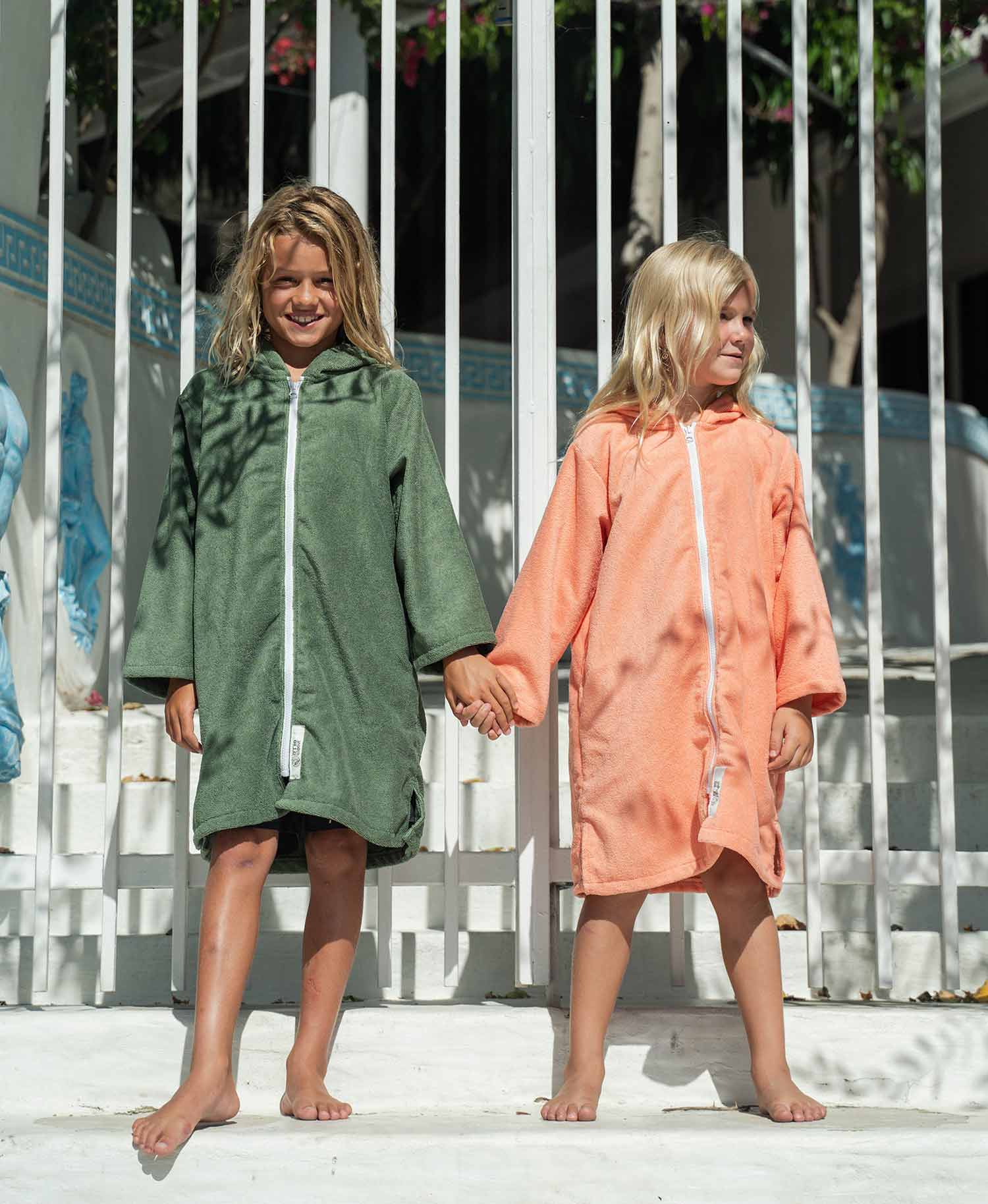 RETRO GROOVE YOUTH ZIP TOWEL PONCHO - Image 2